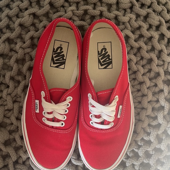 Vans - Picture 2 of 5